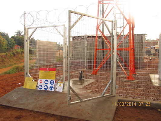 ISO-2001 2.4 M Wide Fence Panels , Anti Rust Diamond Wire Mesh Fencing