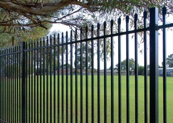 Strong Powder Coated Steel Tubular Fencing Civil Infrastructure 2.2m